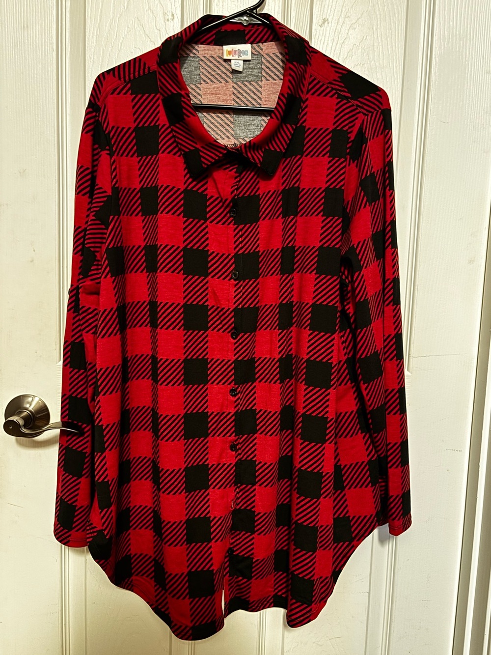 Lularoe Like New 2XL Valentina Button Long Sleeve Shirt Black Red Buffalo Check